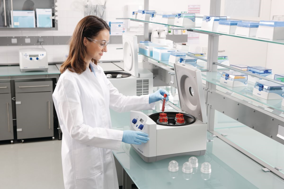 Sentrifuger Eppendorf 5702 lab